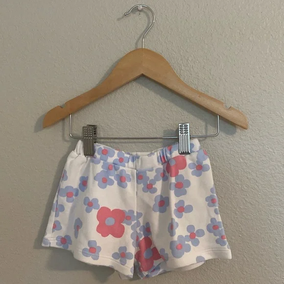 Shipley Shorts - Brentwood Blooms - Picture 2 of 4